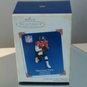 2005 Hallmark Keepsake Michael Vick Football Legends Ornament. NIB